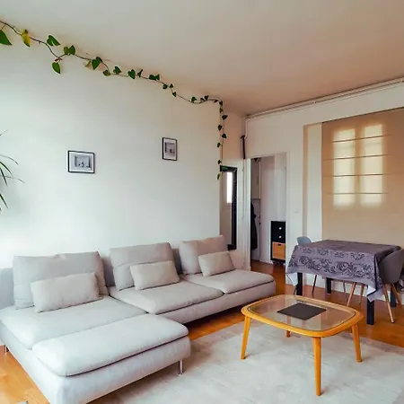 2 Pieces Proche Palais Des Congres Appartement Parijs