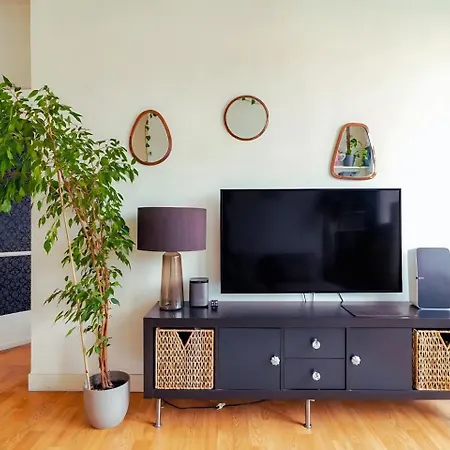 2 Pieces Proche Palais Des Congres Paris