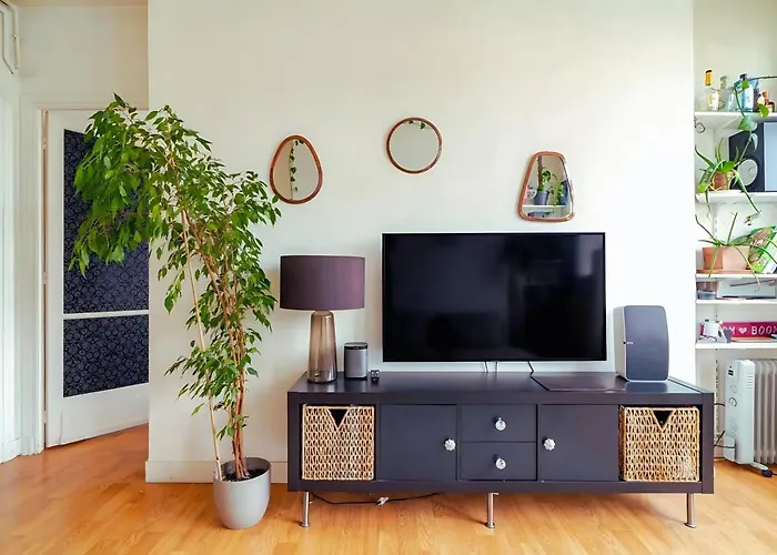 2 Pieces Proche Palais Des Congres Paris